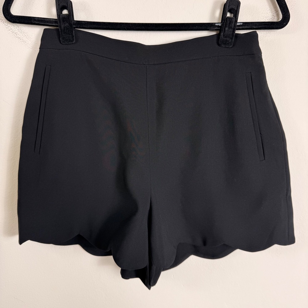 Aritzia Wilfred Black Scalloped Hem High Waisted Dressy Shorts Tailored Size 6
